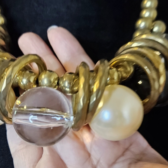 Vintage gold-tone beaded necklace with pearls! It's so pretty - Picture 3 of 8